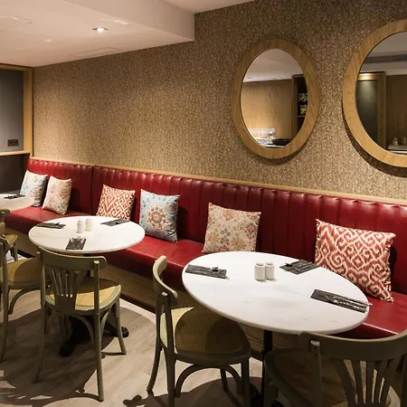 Catalonia Born Hotell