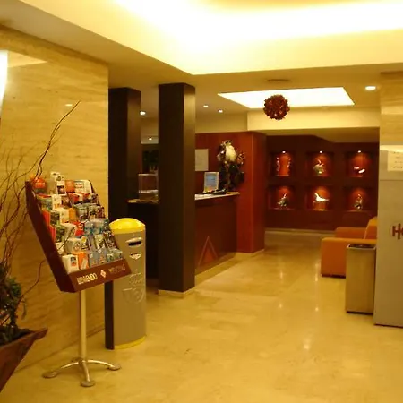 Catalonia Born Hotell 4*