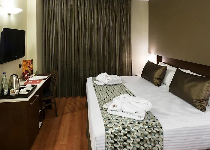 Hotel Catalonia Born 4*